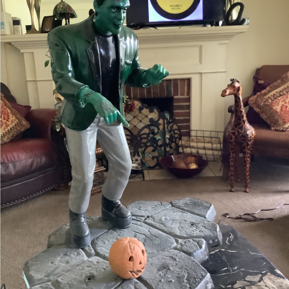 Moebius authorized The Munsters Herman Munster pro built up model with pumpkin